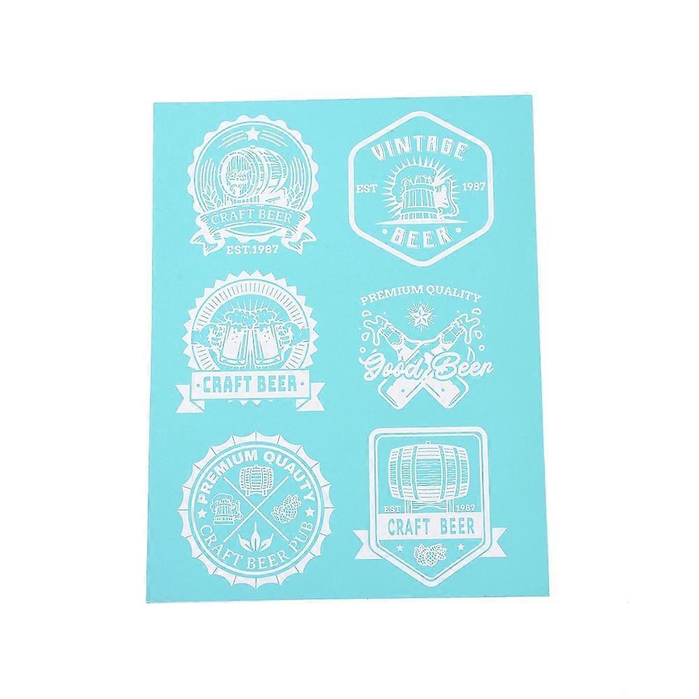 Conjunto com 2 estênceis autoadesivos para serigrafia, ideais para pintura em madeira, camisetas e tecidos. Cor: turquesa. Dimensões: 28x22cm.