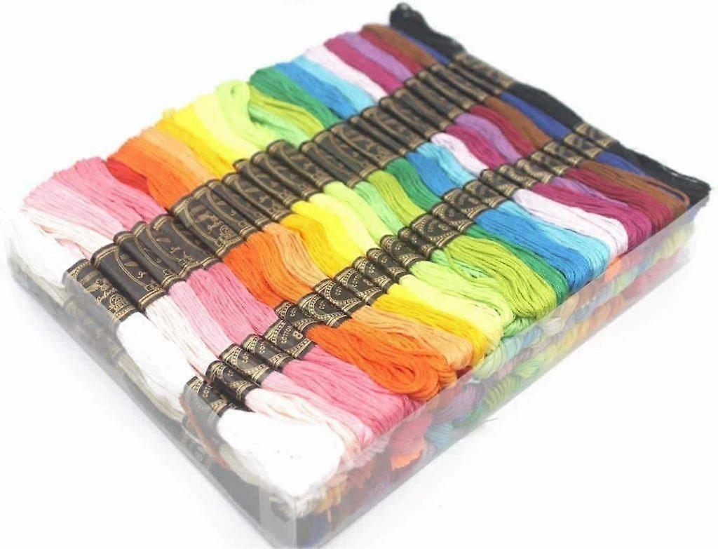 100 dukker broderigarn / moulin-garn