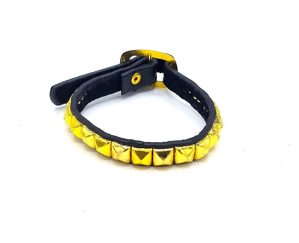 Leather bracelet with pyramid rivets gold-colored