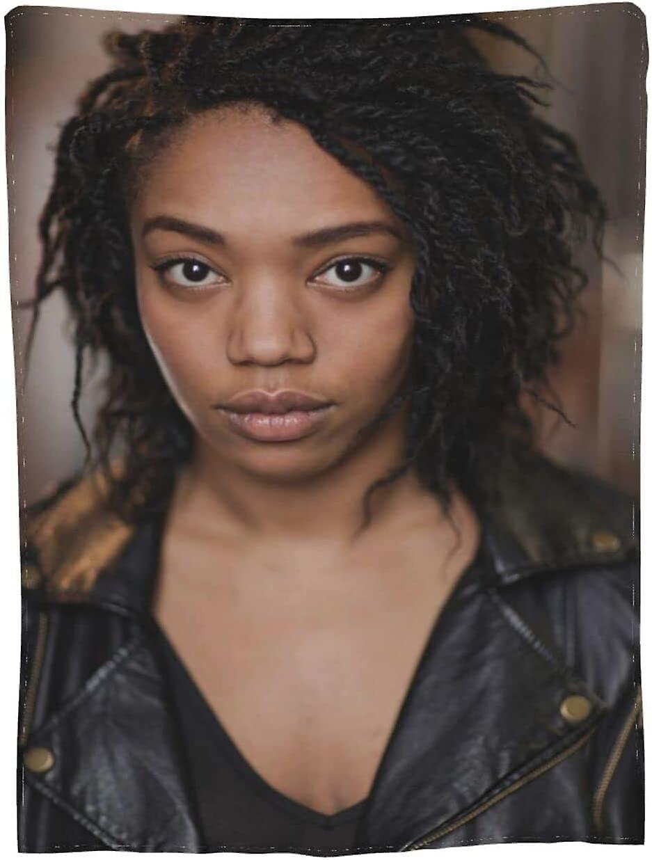 Naomi Mona Ackie Flanell Soft Thow s Luftkonditionering Sängkläder Fleece För Soffa Soffa Vardagsrum Sovrum