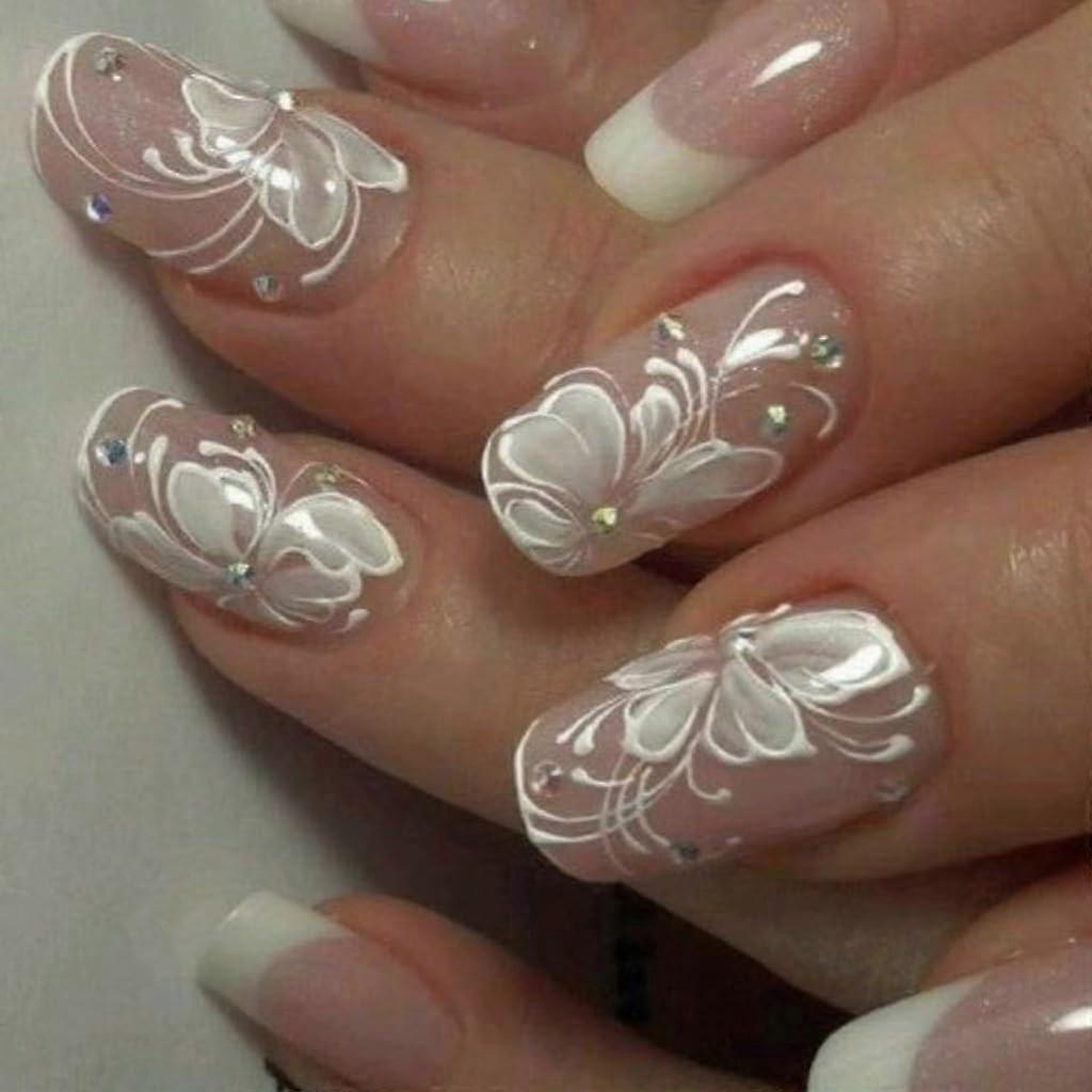 Square Press on Nails Set French Tip Fake Nails 24pcs Easy Glue Application Multiple Sizes