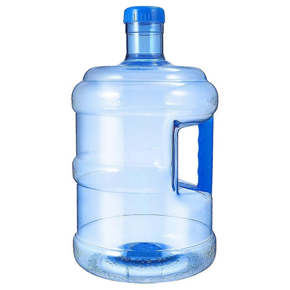 Portable Water Storage for Adventures with High Capacity and Stability