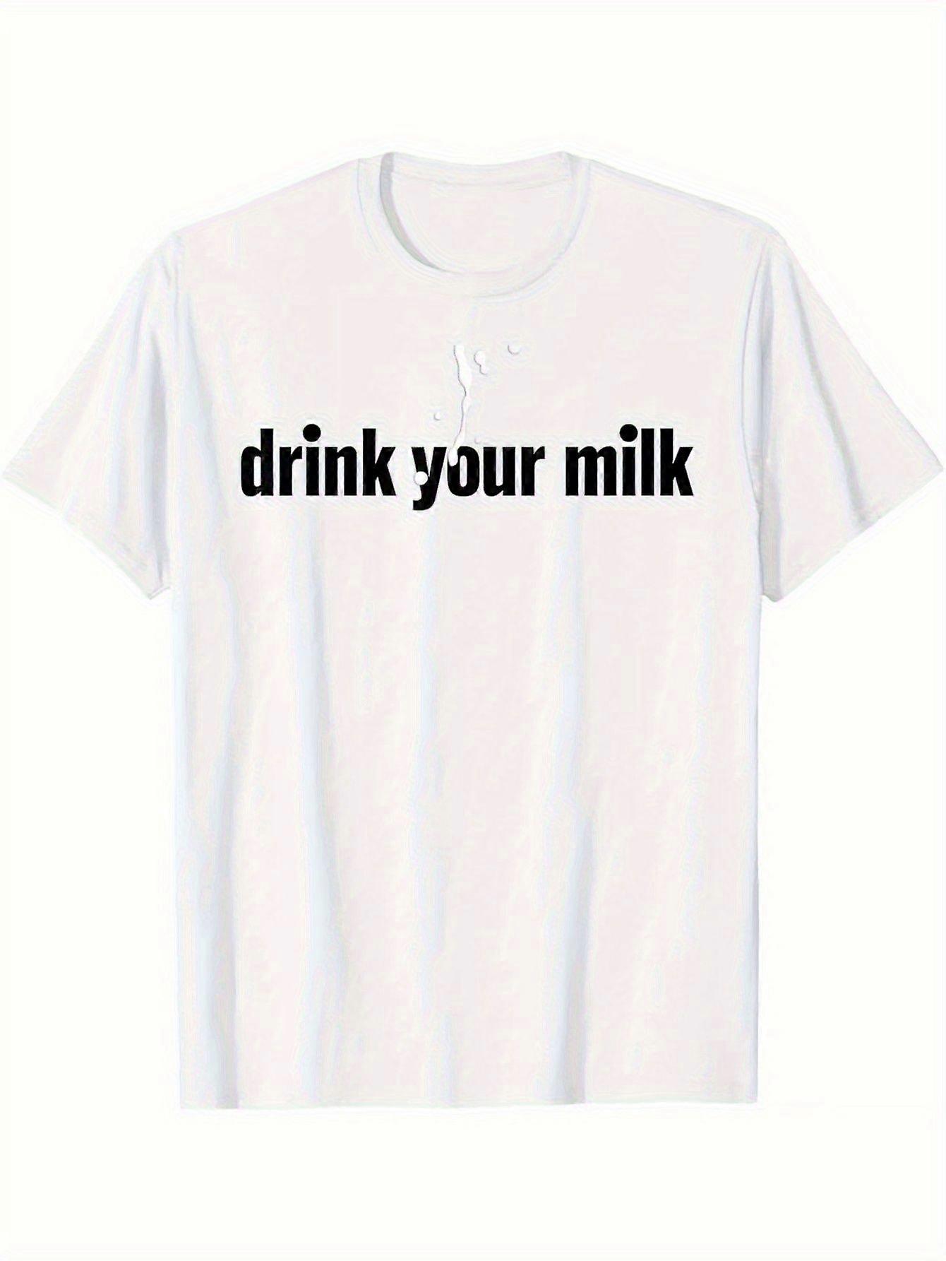 لوكال شوب رجالي 100٪ قطن 220 جم تي شيرت بياقة مستديرة - مقاس مريح كم قصير كاجوال أناقة الشارع مع جريئة "اشرب حليبك" Grap-APAKF102