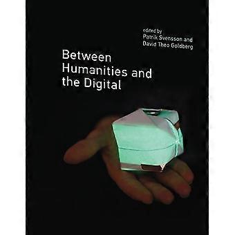 Between Humanities And The Digital - Penguin Random House LLC - Paperback - en Book