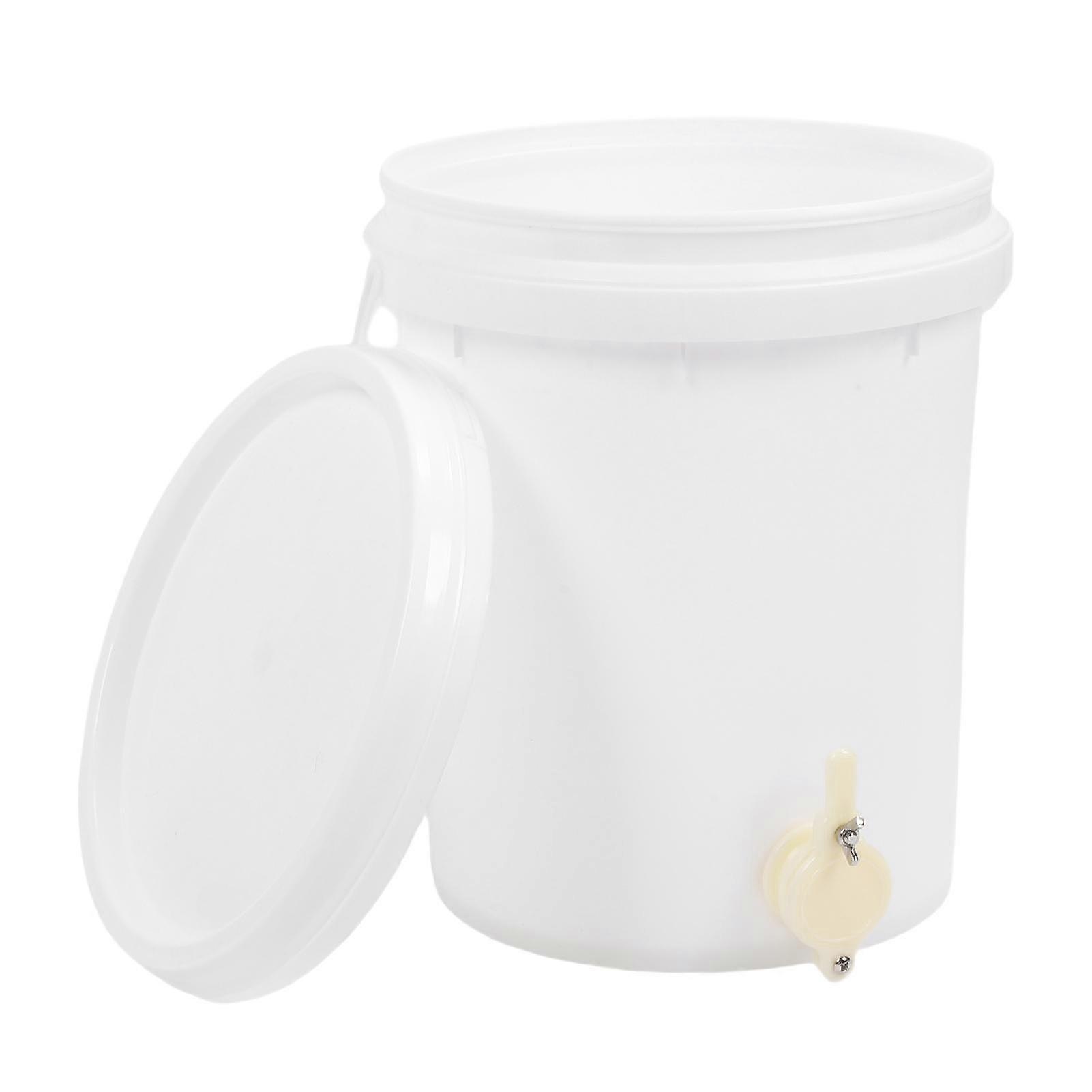 5 Gallon Honey Bucket with Lid and Gate Plastic Honey Storage Container for Beekeeping