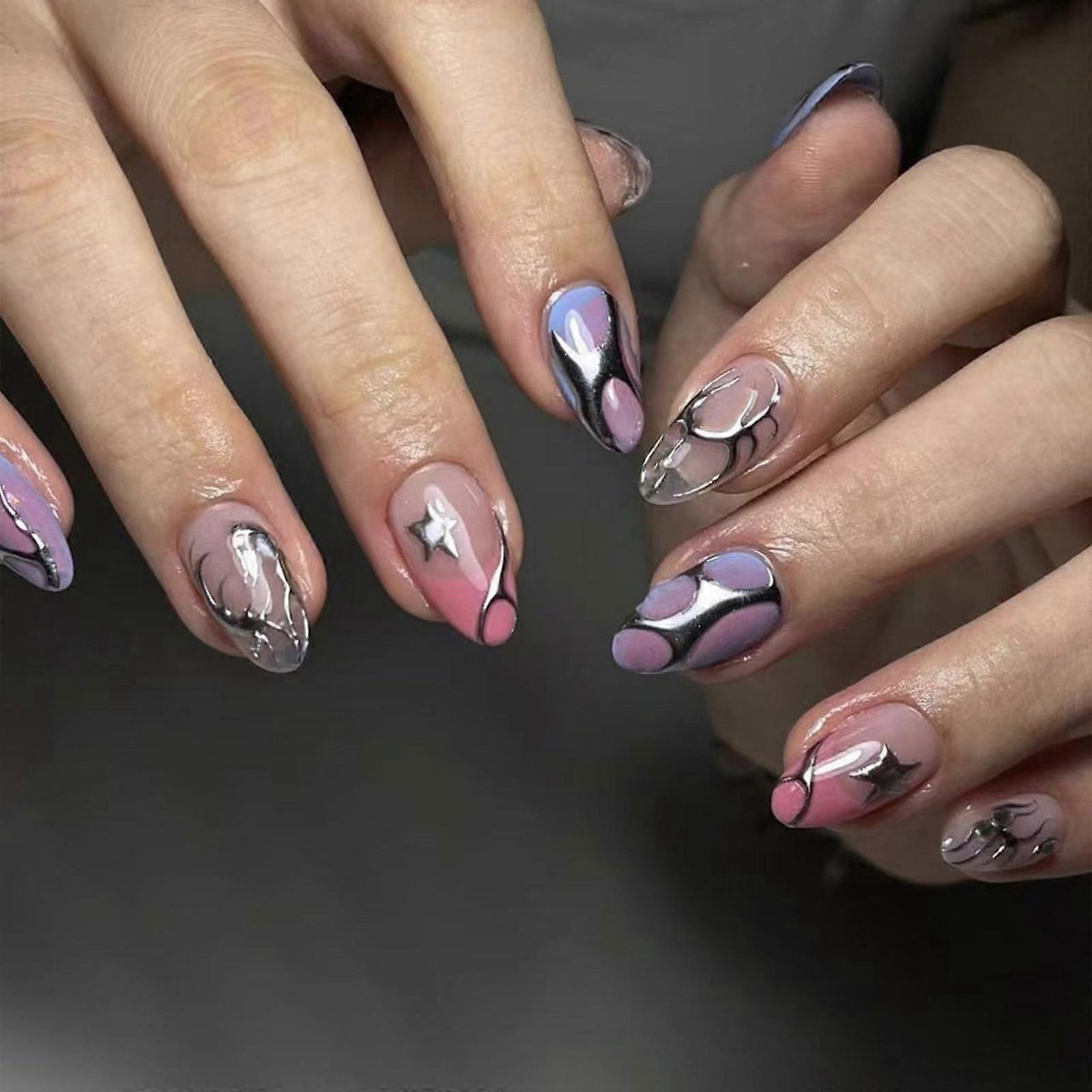 24個ショートオーバル偽ネイルシルバーストライプ人工ネイルフレンチチップスティックオンネイルファッションプレスオンネイル女性用