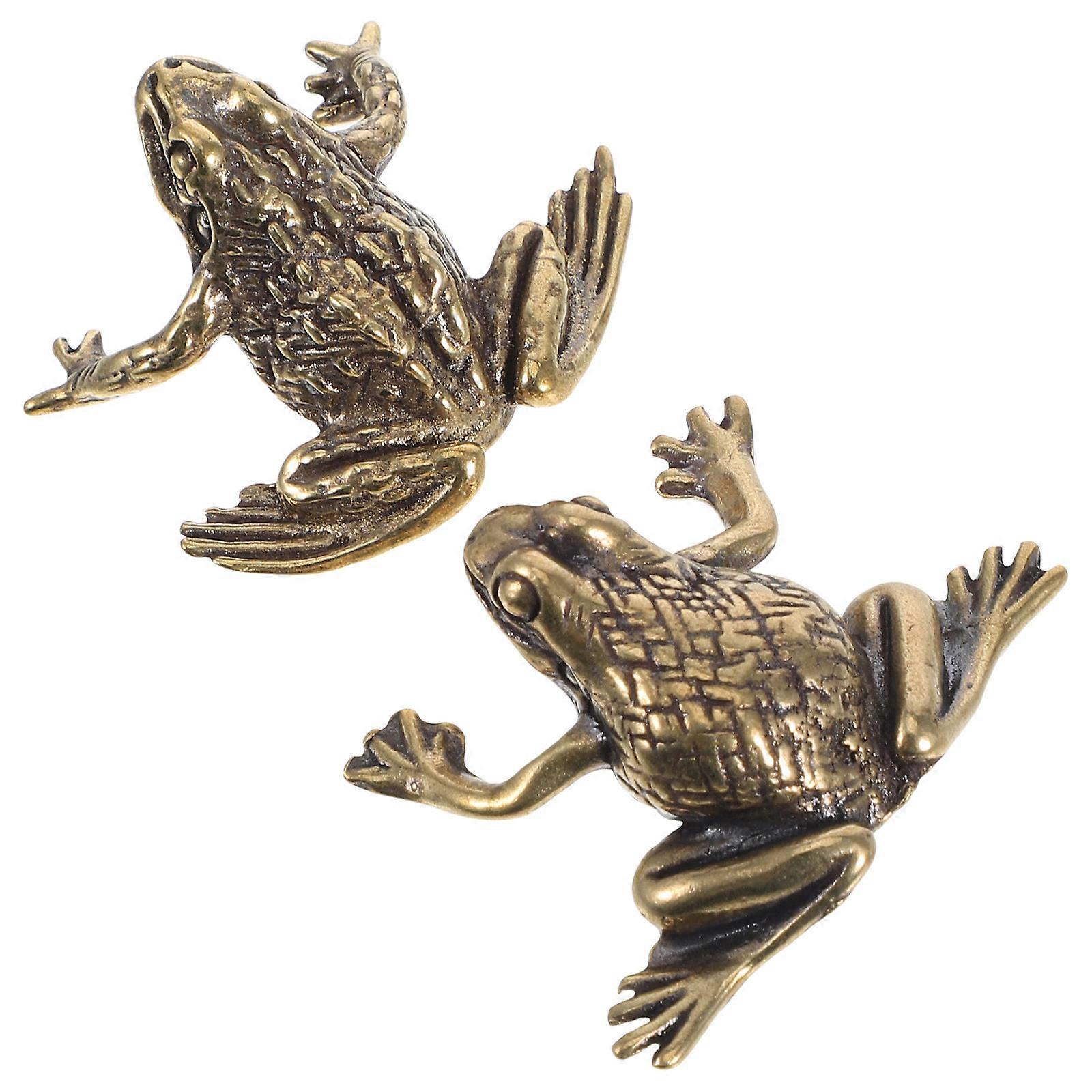 Compact Frog Statue, Retro Decor Piece with Construction, Modern Aesthetic